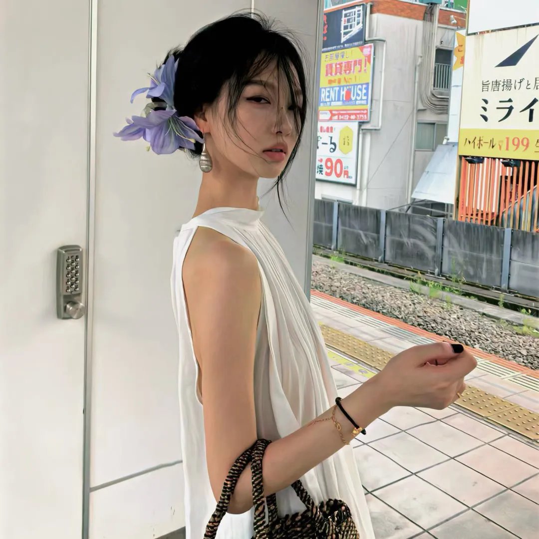 她赤脚走过荆棘地